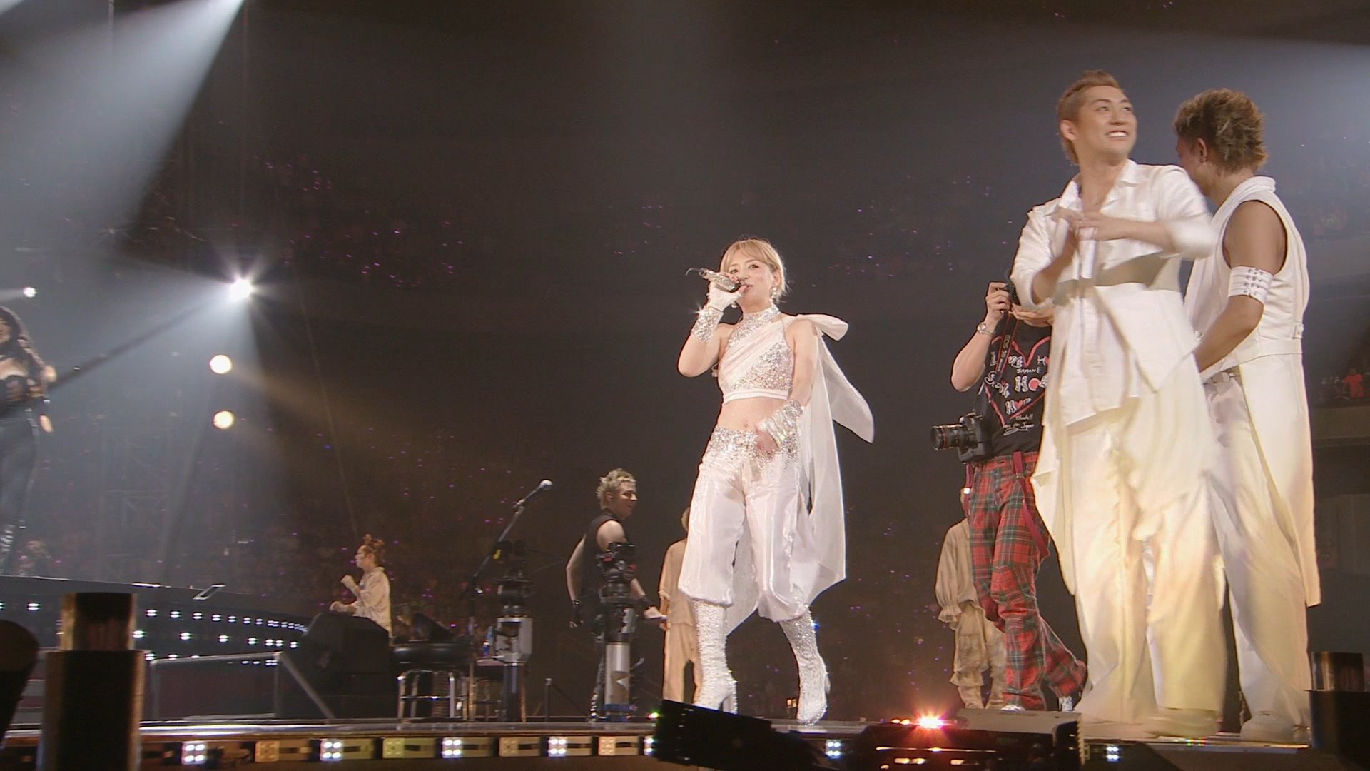 《滨崎步音乐的力量演唱会》2D蓝光原盘下载